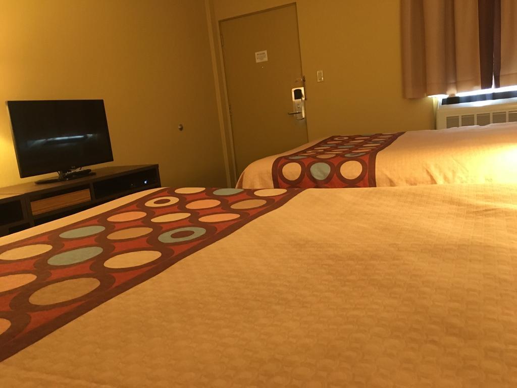 Super 8 By Wyndham Thunder Bay Motel Dış mekan fotoğraf